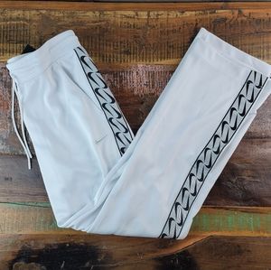 Nike Sportswear Women's Logo Open Hem White/Black